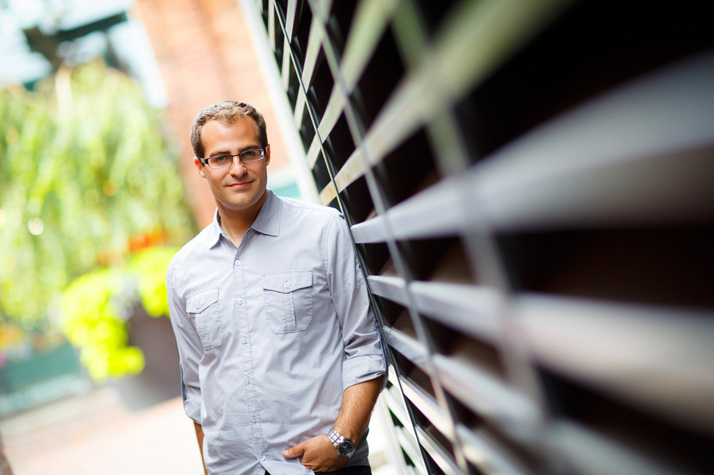 Distillery_district_engagement_00007_stephen_sager_photography