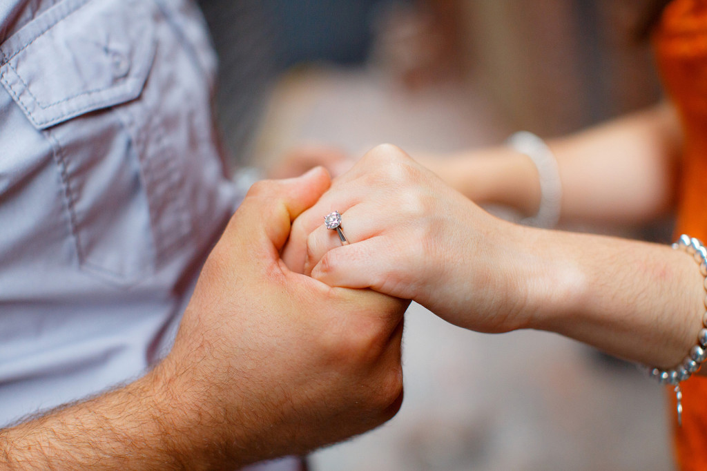 Distillery_district_engagement_00019_stephen_sager_photography